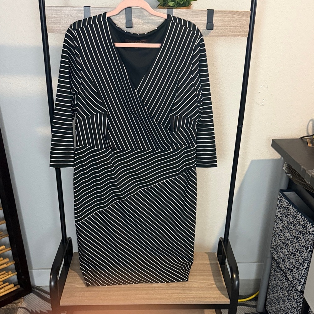 Women size 1X stretch Black and White Striped Dress